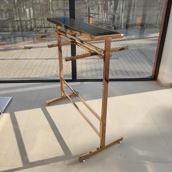 Figurína Měděný stojan M2