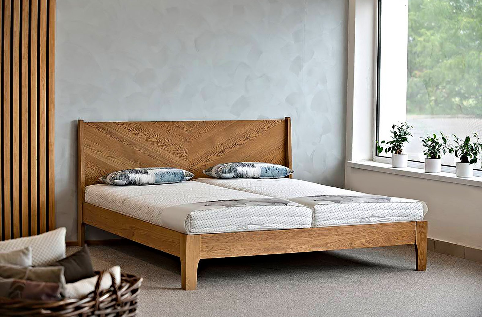 Amarost masivní postel Capas 200x180cm, ruční výroba
