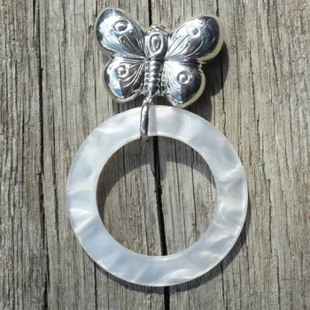 Brož ŠPERKY-NM, Stříbrné chrastítko motýl 172