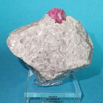 Přírodní kámen Rubín z Afghánistánu 73x66mm, krystal: 13x11mm