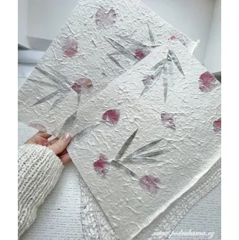 Umělecký papír Sapaimport Morušový papír s vlisovanými listy a lístky 03 Velikost: 23x32 cm, smetanová