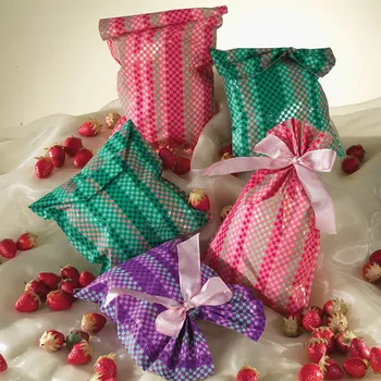 Dárková taška P.N.P. PLAST Dárkový sáček Carre 20 x 32 cm ,balení 100 ks 301290