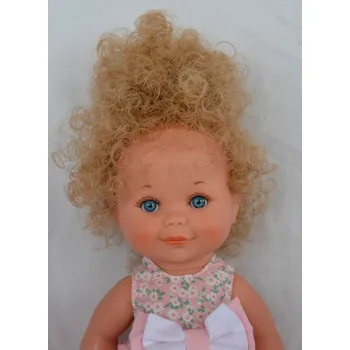 Panenka Betty - delší blonďaté kudrnaté vlasy od firmy Lamagik ze Španělska (španělská panenka - 30 cm)