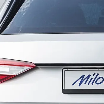 Auto-moto Milotec Lišta mezi zadní světla Škoda Superb III Combi (2015 - 2024) - ABS černá lesklá -