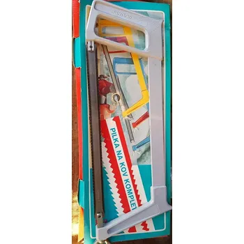 Ruční pilka Ruční pilka na kov, socialistická výroba, originální balení. Kvalitní nástroj. (Do pilky sedí běžné pilové listy. Níže větší foto. Odběr více než 1 ks, 20% sleva. Cena pilek na objednávce vygenerovaná e-shopem bude snížena o 20%.)