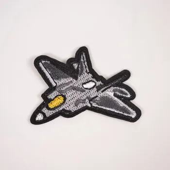 Nažehlovačka stíhačka šedá