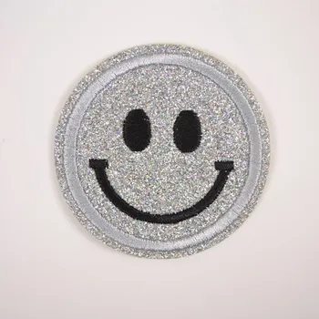 Nažehlovačka smajlík stříbrný