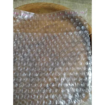 Obalový materiál Bublinkové sáčky s lepicí lištou 18x20 cm 5 ks