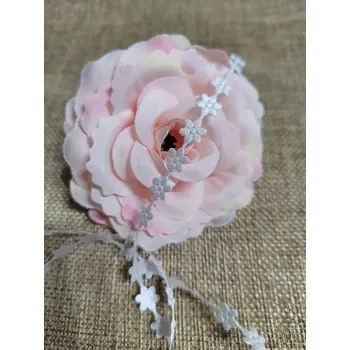 Saténový prýmek šíře 7 mm květ bílý