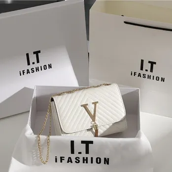 Kabelka Dámská crossbody kabelka z umělé kůže písmeno V Barva: Bílá