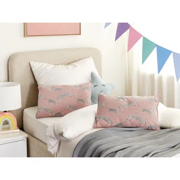 Dekorativní polštářek Sada 2 dekorativních polštářů růžová bavlna 30 x 50 cm obdélníková motiv geparda s potiskem doplňky Beliani