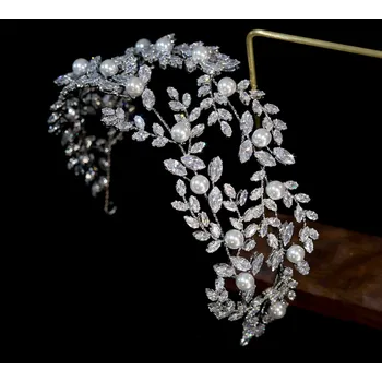 Čelenka B-TOP Slavnostní čelenka do vlasů se zirkony a perlami Pearl Leaves - stříbrná