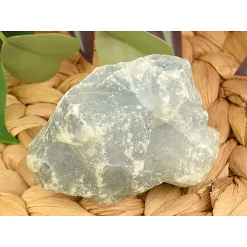 Přírodní kámen Přírodní celestýn krystal z Madagaskaru 140g