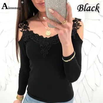 Dámský top se spadlými rukávy a krajkou Barva: Černá, Velikost: S