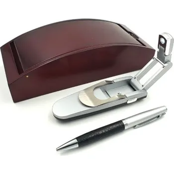 Pero a baterka v dřevěné krabičce