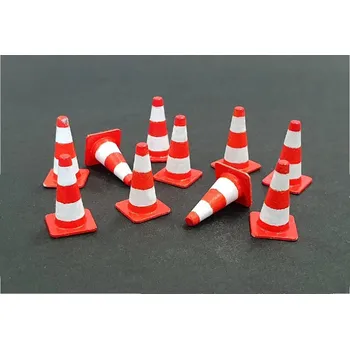 Plastikový model Plusmodel 1/35 Traffic cones, 10 pcs. (3D Print)