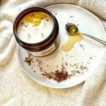 Svíčka Svíčka Tmavý med a tabák- Poctivě vyrobeno 0150975