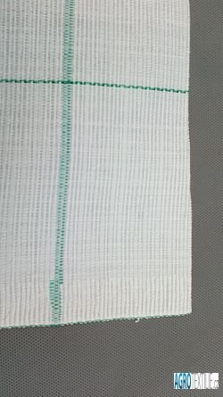 Tkaná agrotextílie bílá 100g 3,2m x 100m váha role 32kg (Bílá tkaná textilie 100g/m2 role 32kg. Cena za bm v šíři 3,2m 46Kč bez DPH)