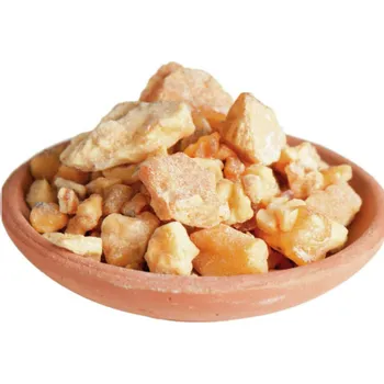 Benzoe Sumatra - mandličky Velikost M - 15g: Toto balení obsahuje 15g v dárkové kovové krabičce, s proměnlivými motivy zdobení.