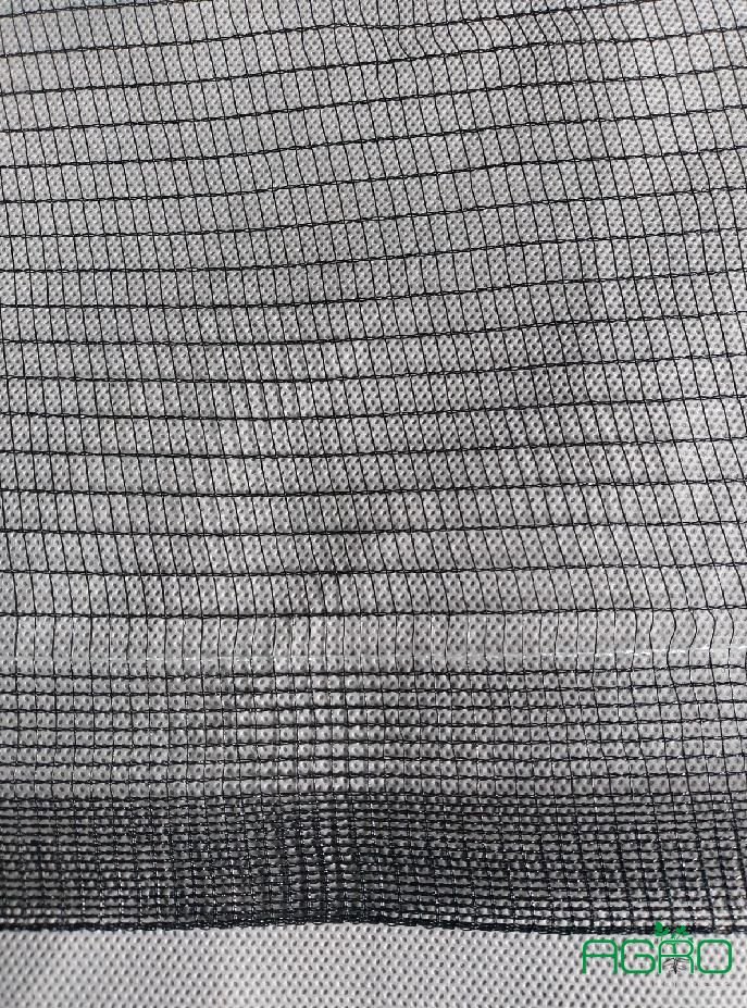 Síť protí krtkům a jiné ochraně 47g/1m x 50m váha role 2,40kg (Síť proti krtkům a jiné ochraně 47g mat. HDPE role 2,40kg Cena za bm v šíři 1m 11,30Kč bez DPH)