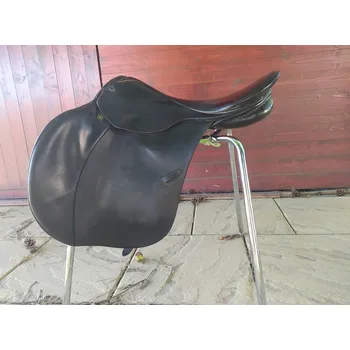 Jezdecké sedlo Stubben Stübben Siegfried II.- skokové sedlo, komora 2, posedlí 17,5