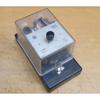 Relé Časové relé TD1 220V50Hz 8-80s