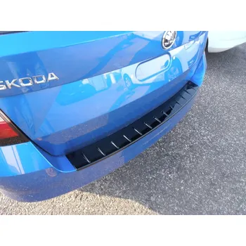 Tuning Práh pátých dveří s výstupky, černý lesklý "klavírlak" - Škoda Fabia III. (Exteriér - Škoda Fabia III.)