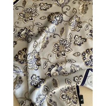 Šátek Hedvábný šátek Šedý se zlatofialovými květy 70x70 cm v dárkovém balení, HEDVÁBNÝ SVĚT