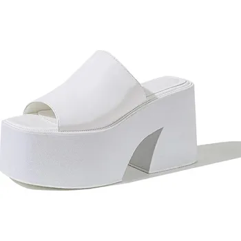 Dámské pantofle Dámské mule na masivní platformě Barva: Bílá, Velikost: 41