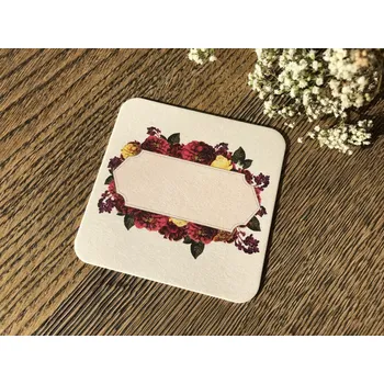 Svatební dekorace Svatba-eshop Nápojový tácek hranatý - jmenovka s bordovými květy