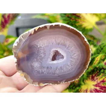 Přírodní kámen Achát šedý geoda s dutinkou 207g (Brazílie)