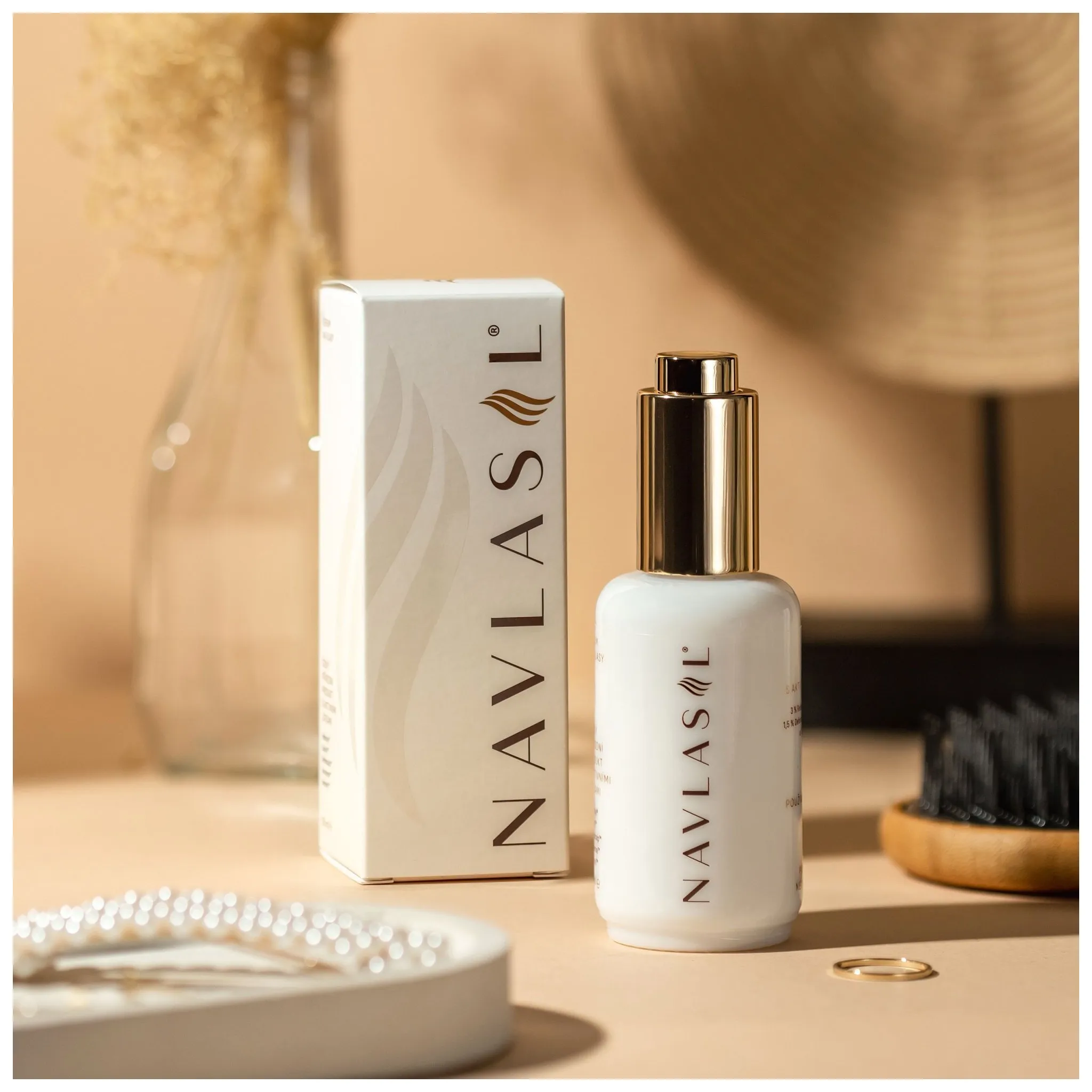 Fotografie 2 - Vlasová regenerace Navlasil Sérum proti vypadávání vlasů a šedivění 50 ml