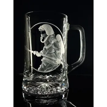 Sklenice půllitr s hasičem - ručně ryté (broušené) dárek pro hasiče