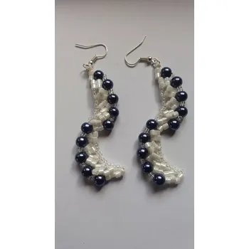 Náušnice náušnice bílé s perličkami 6 cm