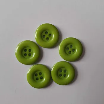 Knoflík Knoflík plastový čtyřdírkový II. -trávově zelená