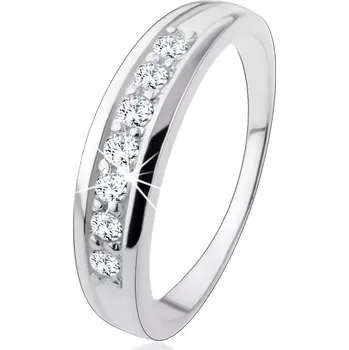 Prsten Zásnubní stříbrný prsten 925 s linií zirkonů vsazenou v ramenech - Velikost: 58