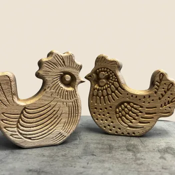 Velikonoční dekorace Sada velikonoční slepičky a kohouta z dubového dřeva