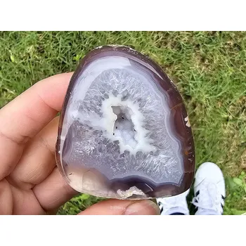 Přírodní kámen Achátová geoda s dutinkou 149g z Brazílie