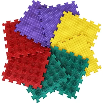 Masážní míček masážní ortopedická podložka ORTHOPUZZLE Ježci