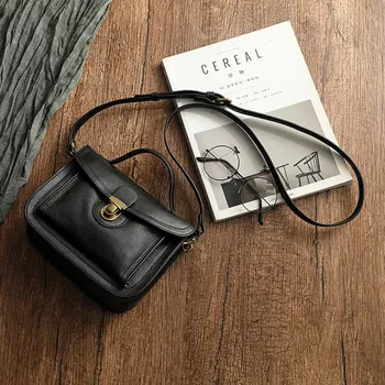Kabelka Luxusní crossbody taška v retro stylu Barva (Varianta): Černá
