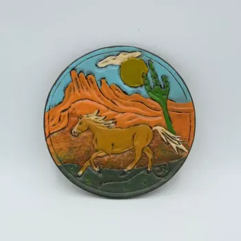 Podtácek Pivní kožený podtácek - kůň Polomino s pozadím (originální ruční výrobek ze Slovácka)