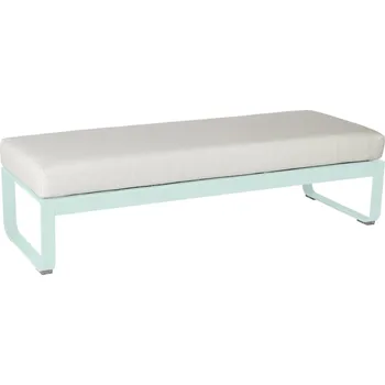 Zahradní lavice Bílá čalouněná lavice Fermob Bellevie 148 cm s mátově zelenou podnoží
