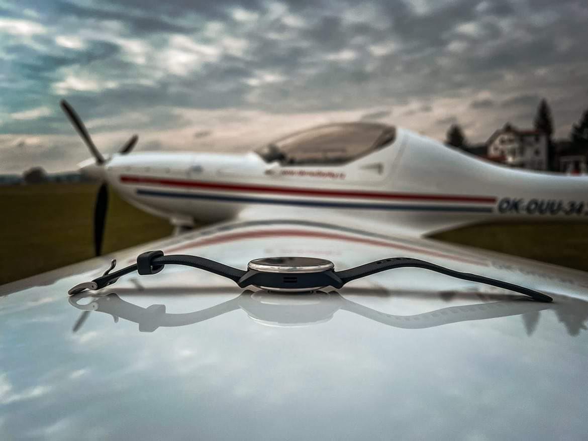 foto Chytré hodinky Garmin D2 Air X10 černé