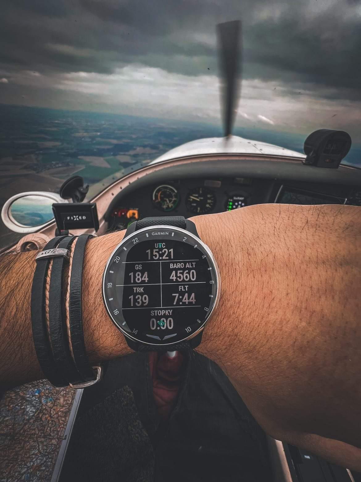 foto Chytré hodinky Garmin D2 Air X10 černé