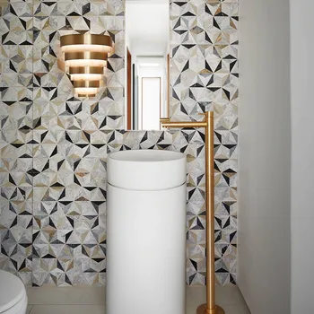 Lampička Quintiesse LED nástěnné svítidlo Echelon, mosaz mosaz, alabastrově bílá 1 x 12 W LED - Doprava zdarma