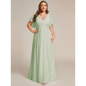 Dámské šaty Šaty pro družičky s výstřihem do V a výšivkou - MINT 3XL Barva: Mátová, Velikost: 3XL