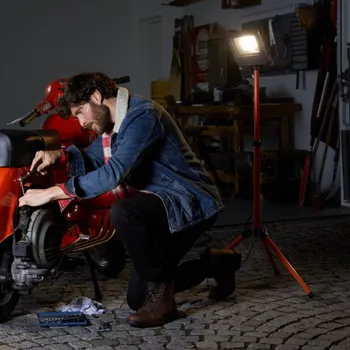 Lampička LEDVANCE Pracovní světlo Tripod LED stavební reflektor 1fl 50W tmavě šedá, oranžová LED 50 W celkem - Doprava zdarma