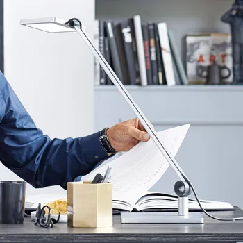 Lampička Waldmann LED stolní lampa PARA.MI MFTL108R hranatá bílá 940 - hlava svítidla - délka 11,7 cm, šířka 10,1 cm, výška 1,2 cm; základna - délka 18 cm, šířka 18 cm, výška 1 cm; délka kabelu 300 cm 1 x 7 W LED - Doprava zdarma