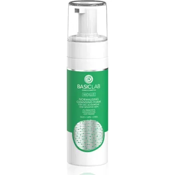 BasicLab Dermocosmetics Micellis jemná čisticí pěna pro mastnou pleť se sklonem k akné 150 ml