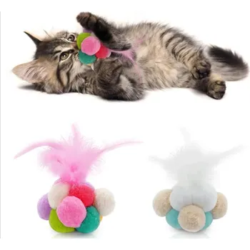 Chovatelství Velká kulička s peřím a rolničkou (Hračky pro kočky )